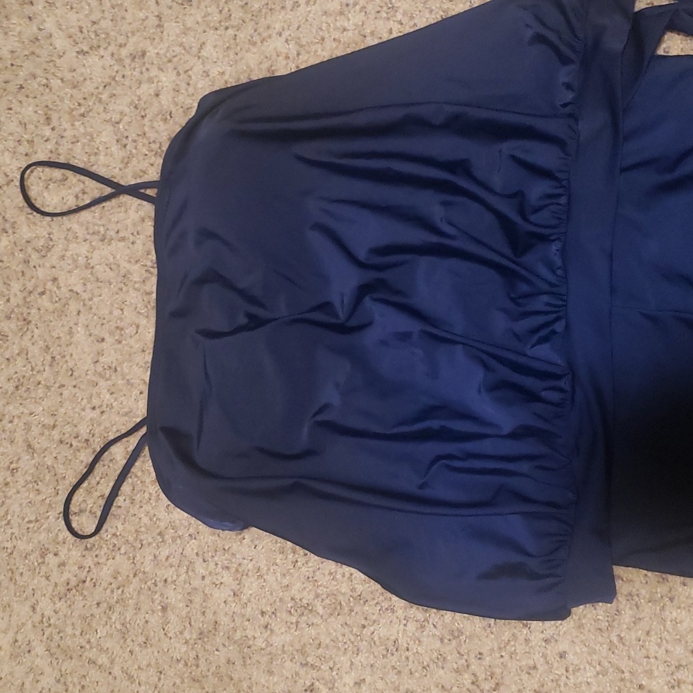 Swimsuit‎ - Picture 2 of 6